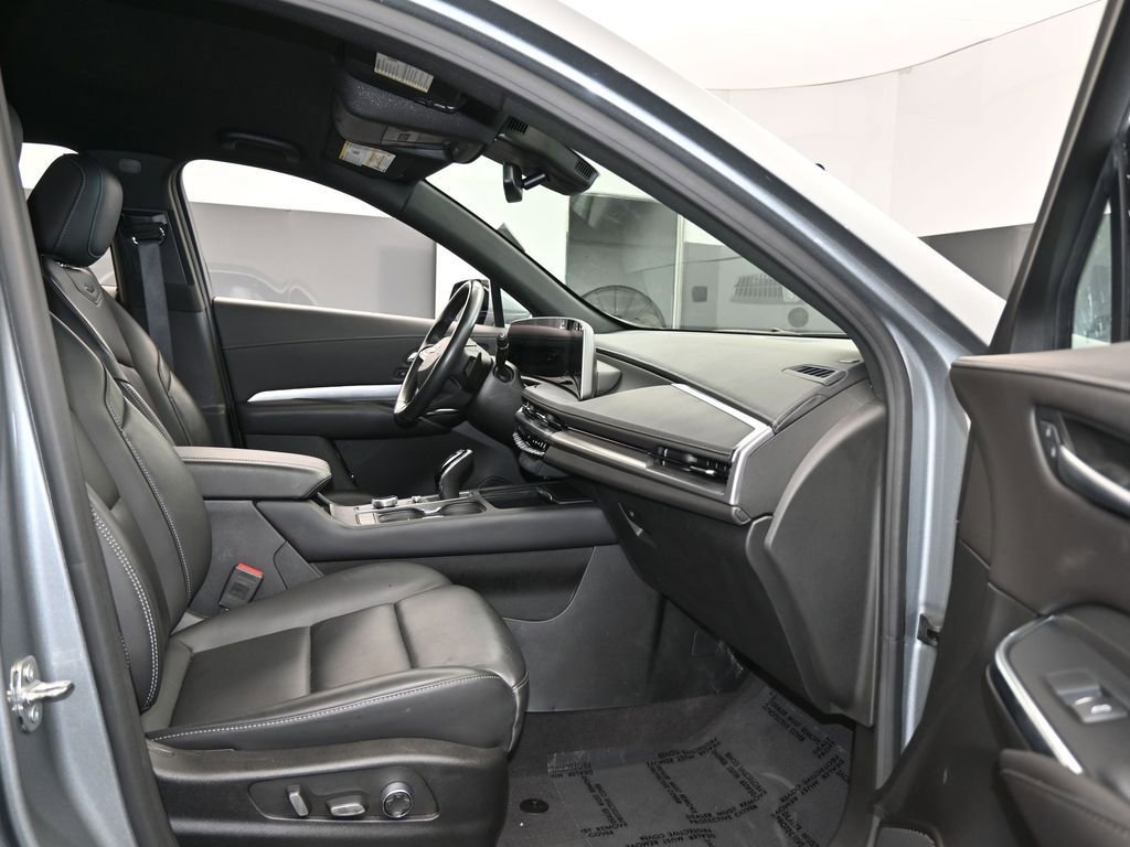 Used 2024 Cadillac XT4 Premium Luxury image 43