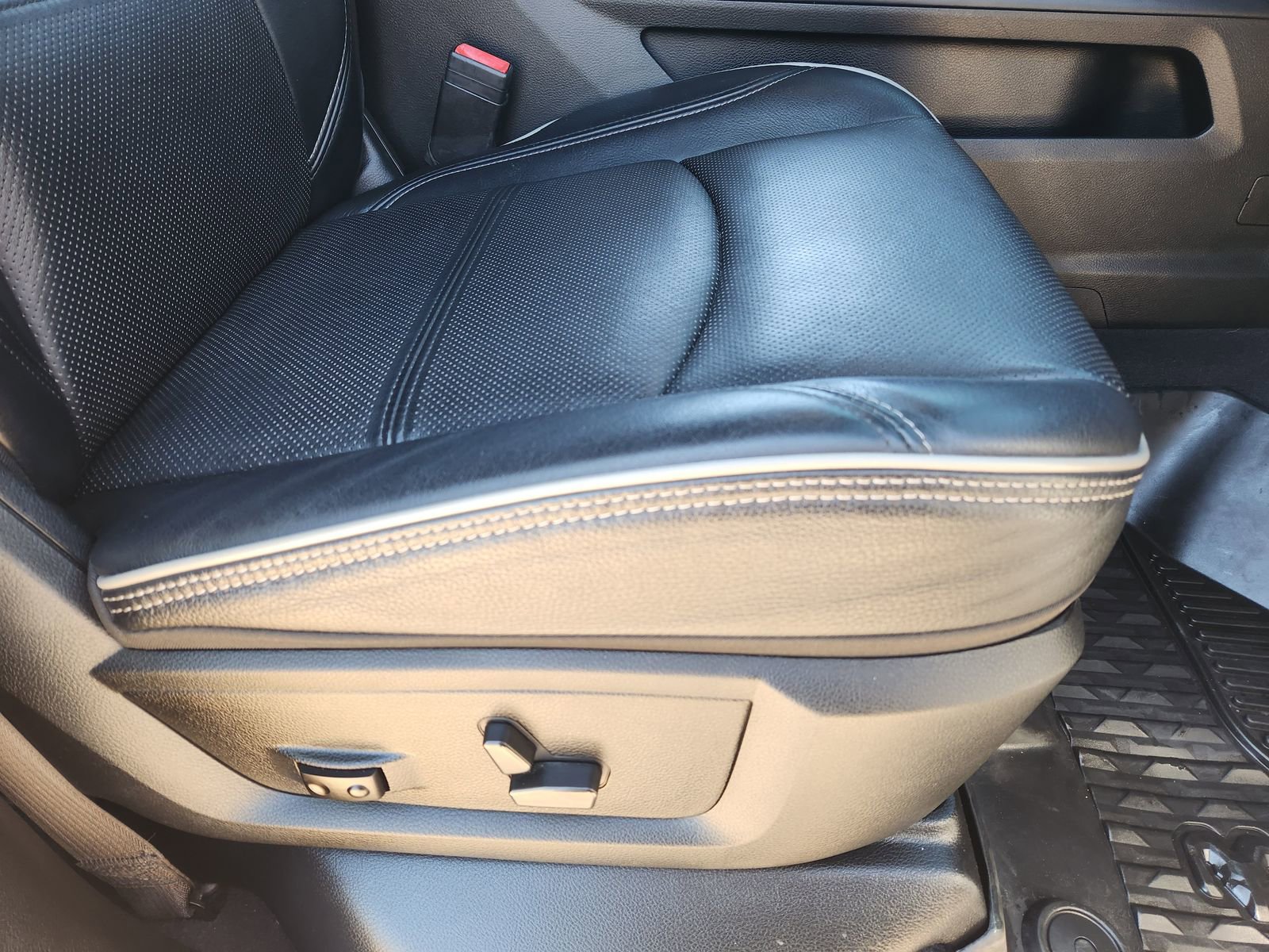 Used 2022 RAM 3500 Limited image 28