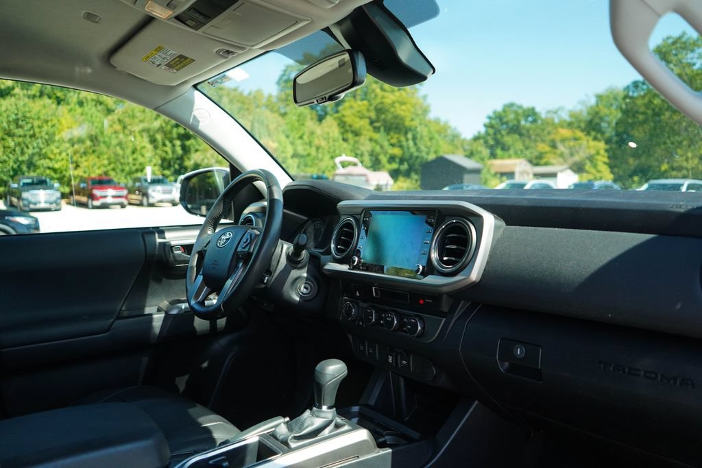 Used 2022 Toyota Tacoma SR5 w/ Trail Edition AWD/4WD image 14