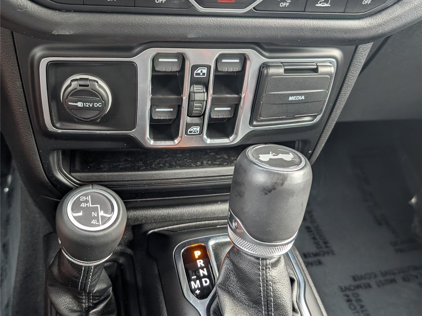 Used 2025 Jeep Wrangler Unlimited Sahara AWD/4WD image 26