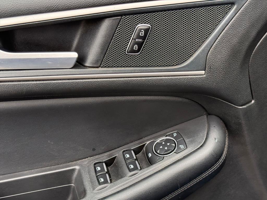 Used 2024 Ford Edge SEL w/ Convenience Package image 9