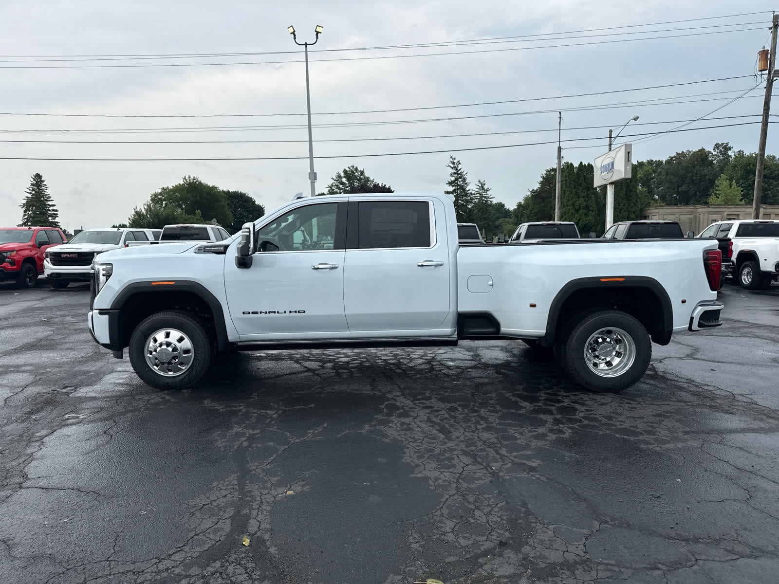 New 2026 GMC Sierra 3500 Denali Ultimate w/ LPO, Black Badging Package AWD/4WD image 2