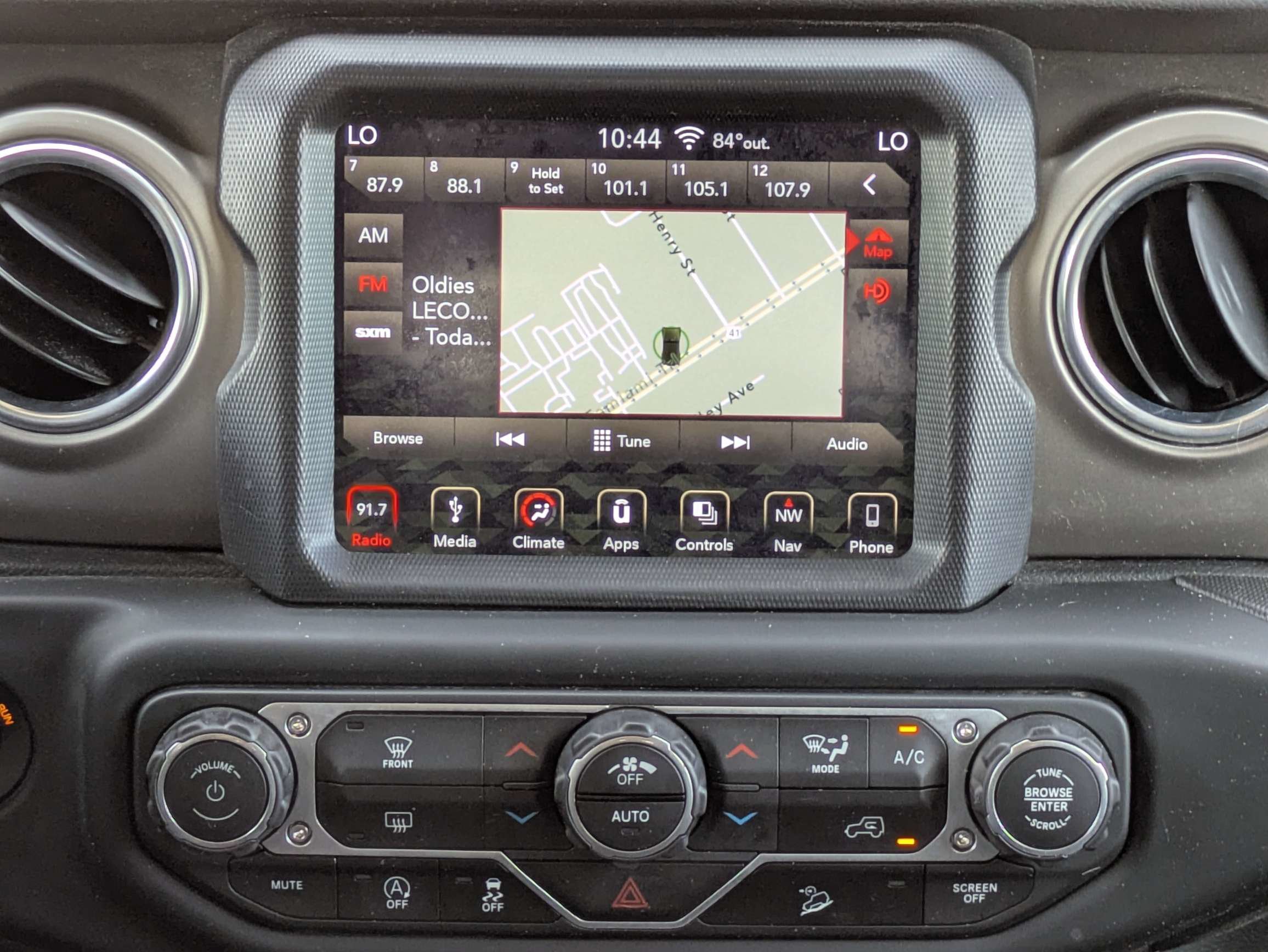 Used 2018 Jeep Wrangler Unlimited Rubicon AWD/4WD image 19