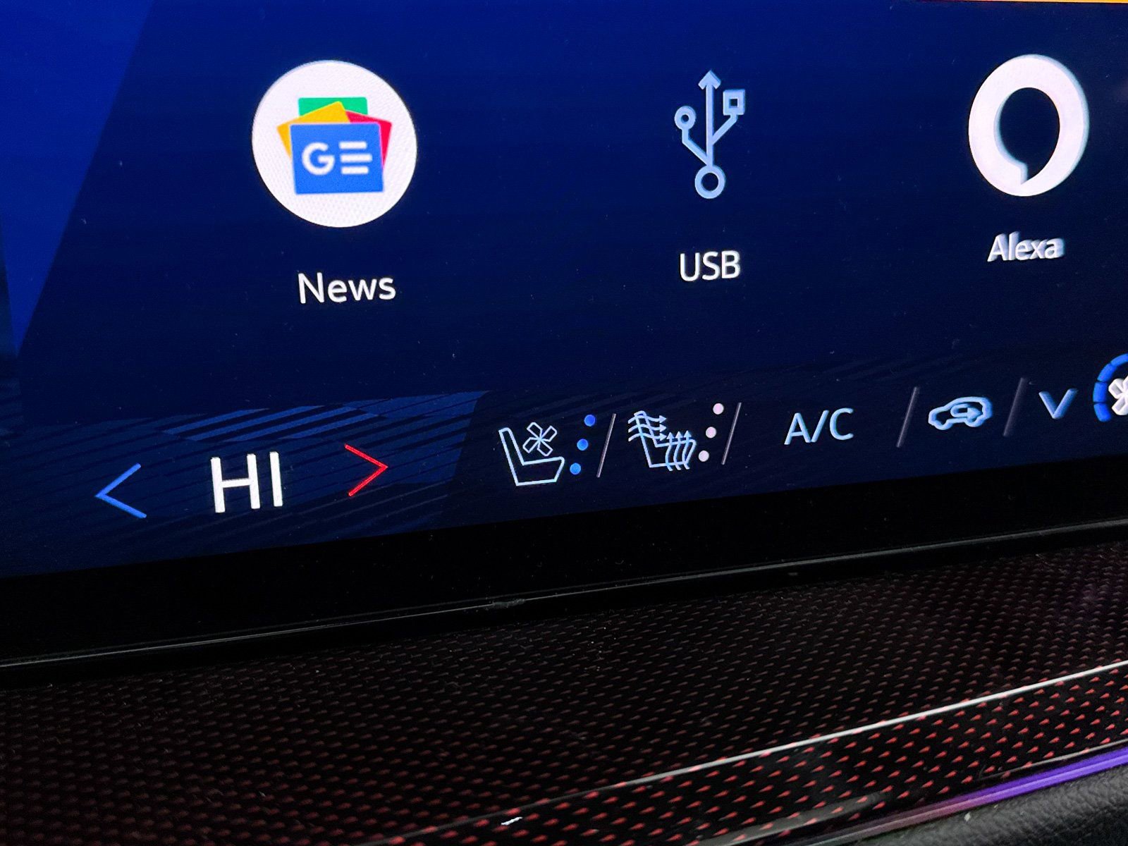 Used 2024 Chevrolet Traverse RS w/ LPO, Floor Liner Package image 26