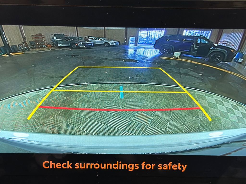 Used 2025 Toyota Highlander Limited image 31