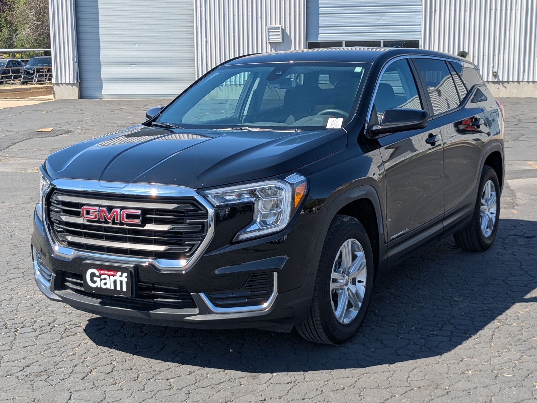 Used 2024 GMC Terrain SLE AWD/4WD image 8