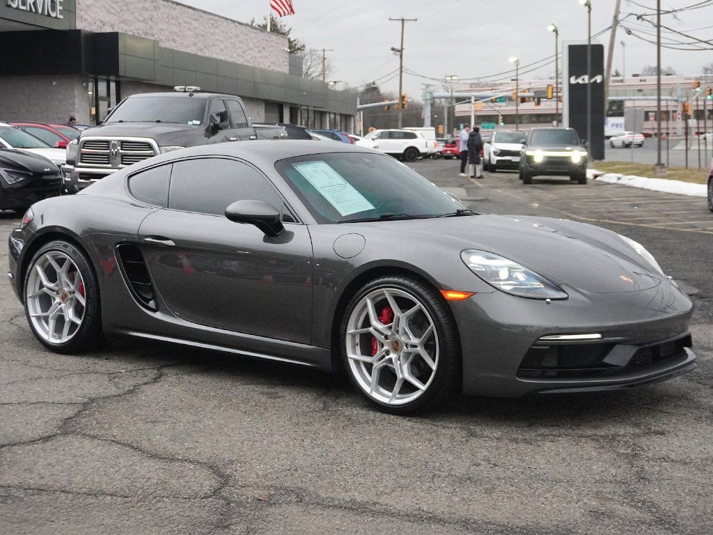 Used 2019 Porsche 718 Cayman S RWD image 2