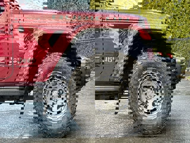 Used 2021 Jeep Gladiator Rubicon image 10