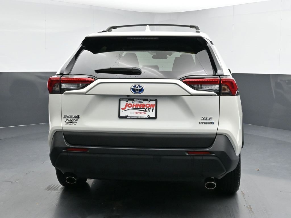 Used 2022 Toyota RAV4 XLE Premium image 8