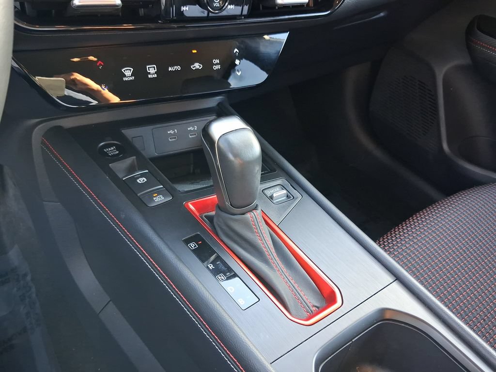 Certified 2025 Nissan Kicks SR FWD image 22