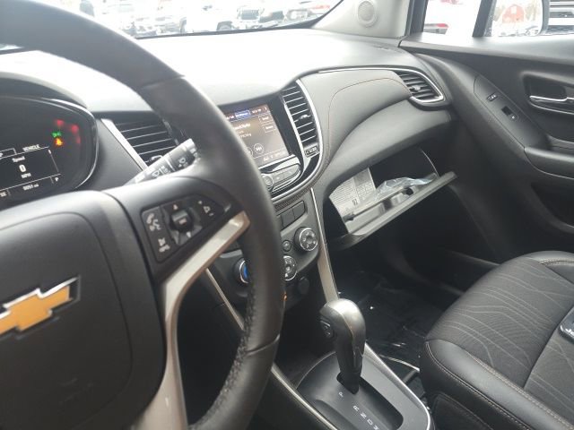 Used 2022 Chevrolet Trax LT w/ LT Convenience Package image 22