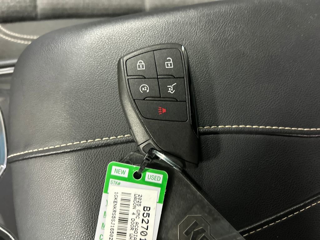 Used 2025 GMC Acadia Elevation image 22