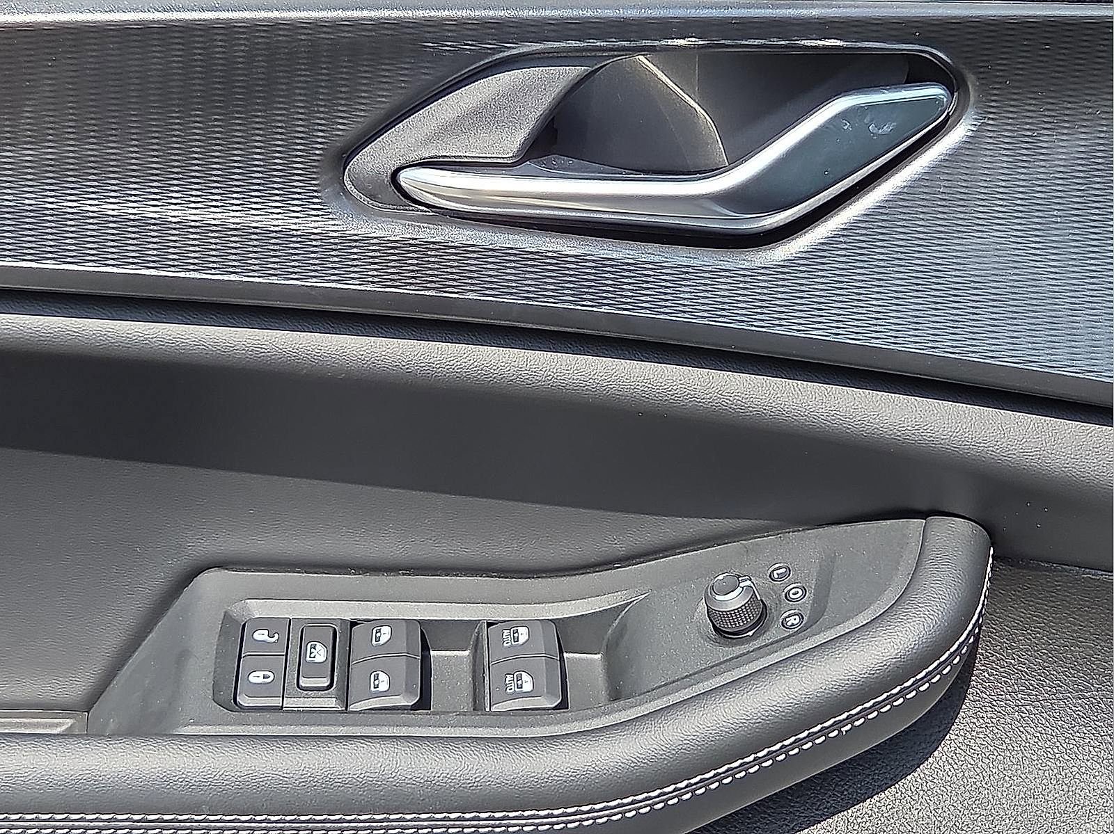 New 2025 Jeep Grand Cherokee Laredo image 13