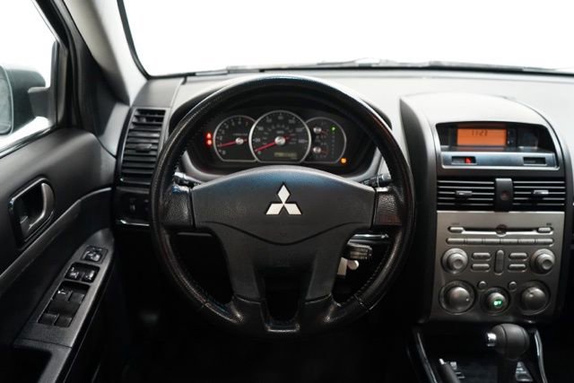 Used 2009 Mitsubishi Galant ES image 11