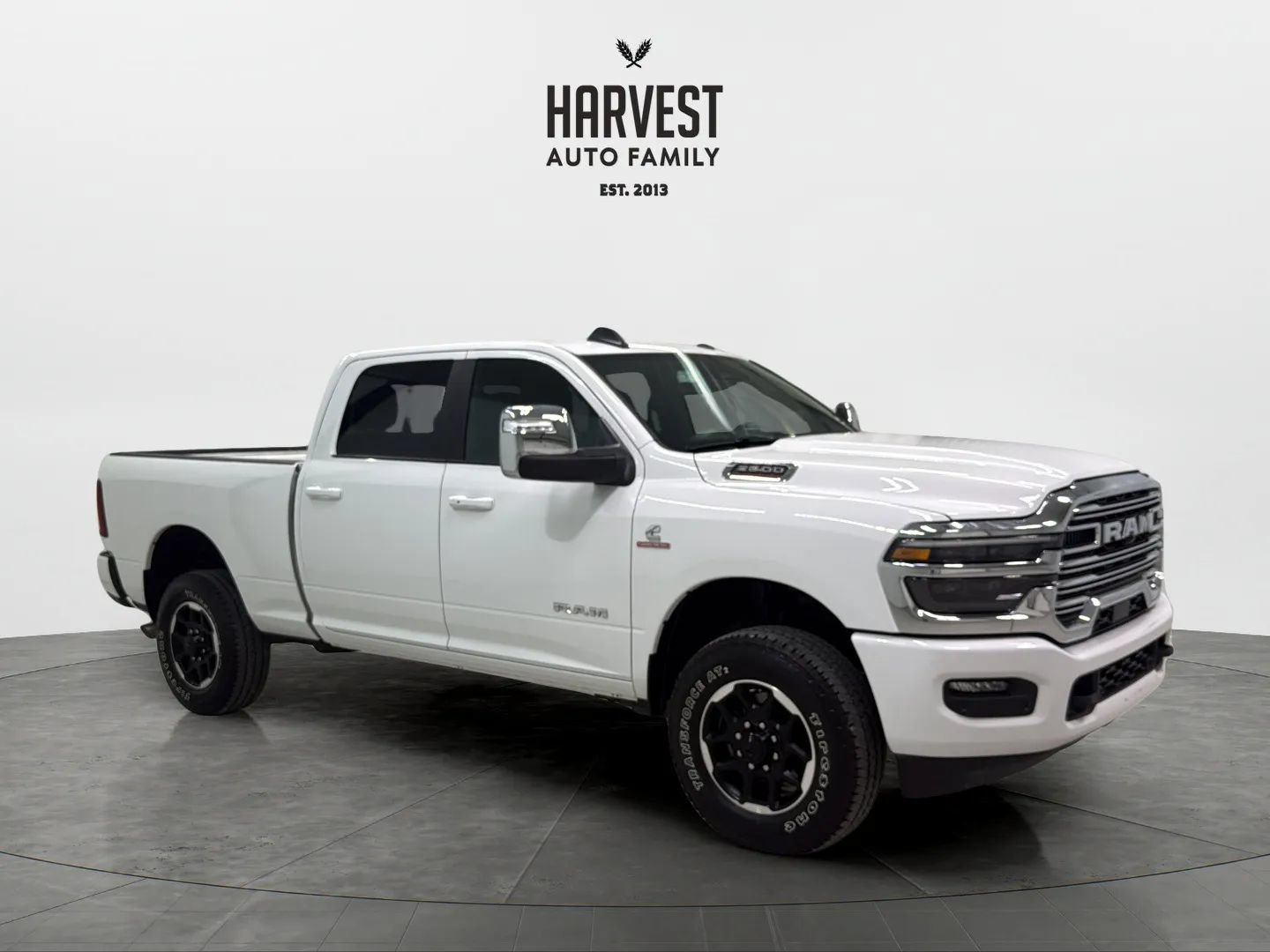 Used 2026 RAM 2500 Laramie AWD/4WD image 9