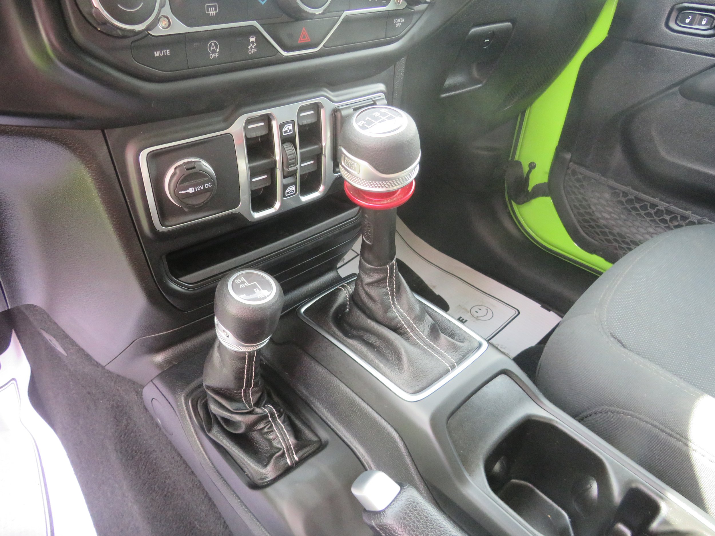 Used 2021 Jeep Wrangler Unlimited Sahara AWD/4WD image 14