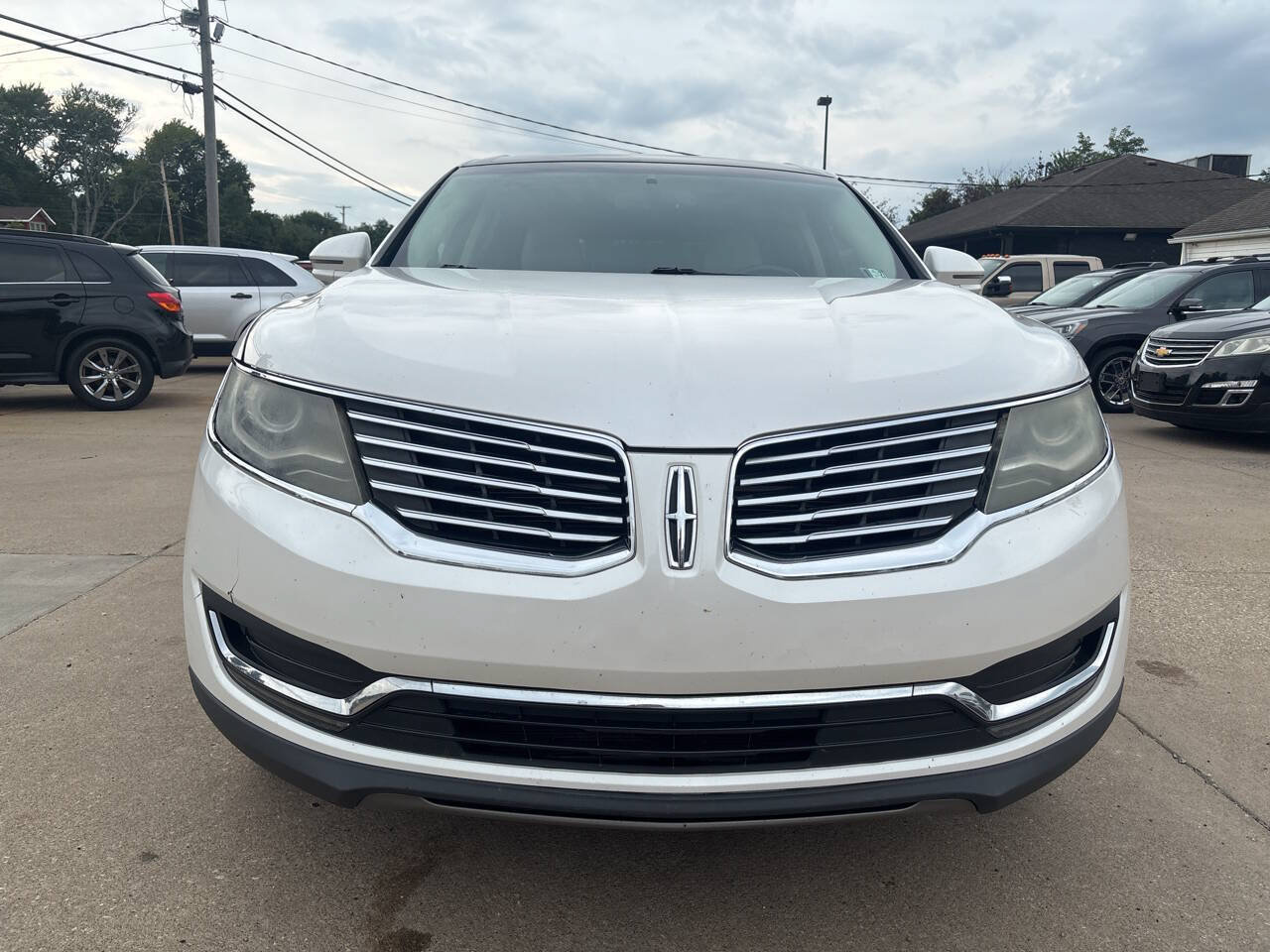 Used 2016 Lincoln MKX Select FWD image 4