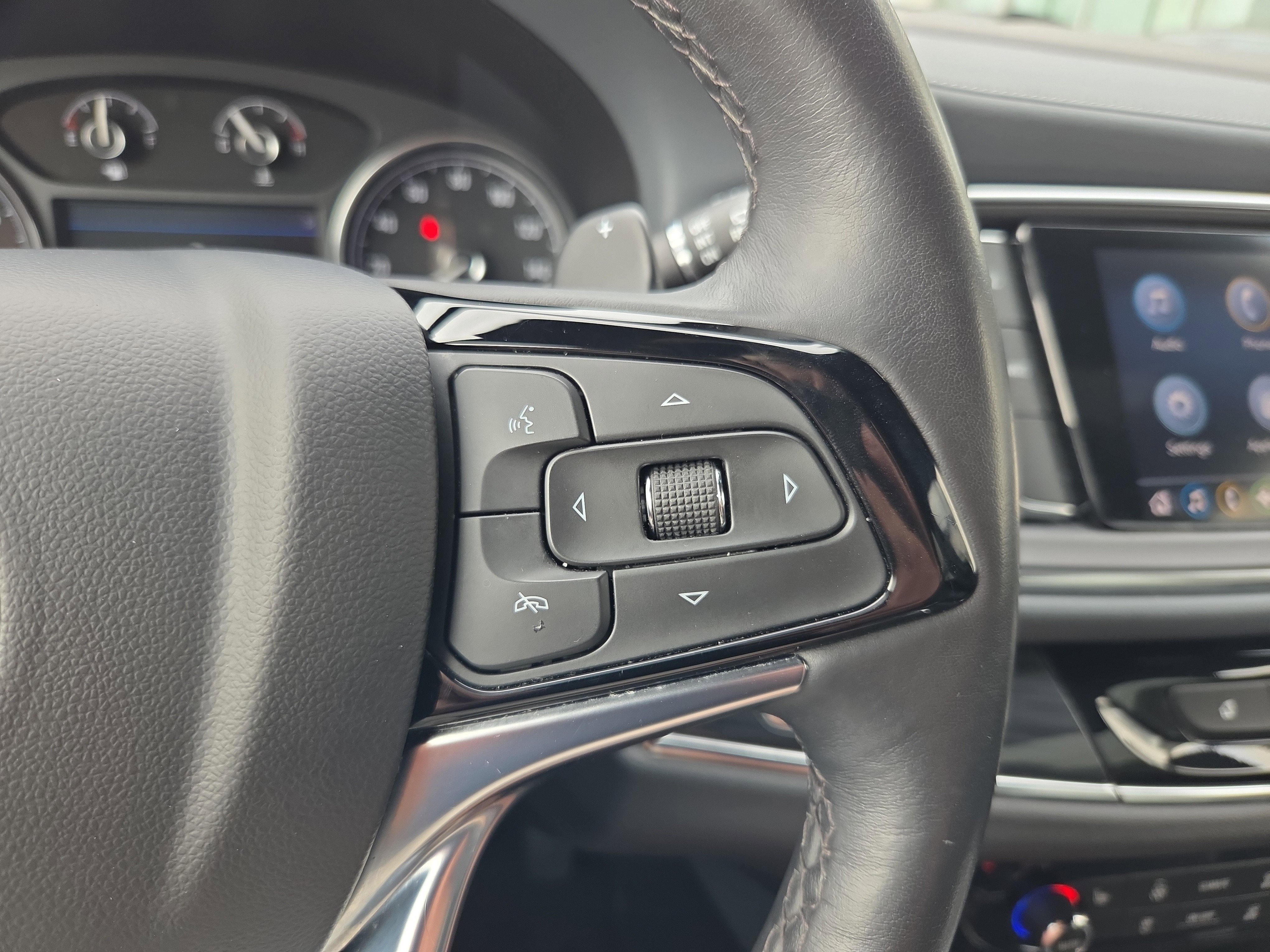 Used 2024 Buick Enclave Essence w/ Sport Touring Edition image 25