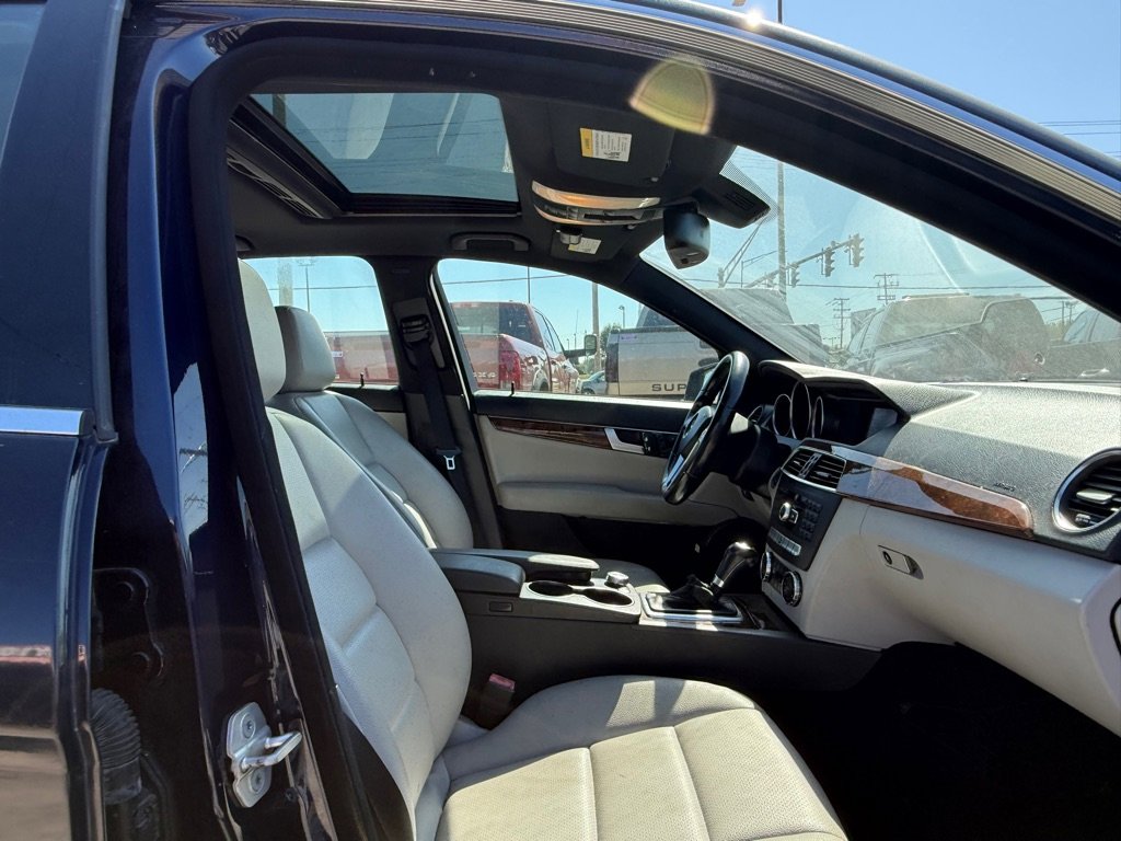 Used 2013 Mercedes-Benz C 250 Sedan image 10