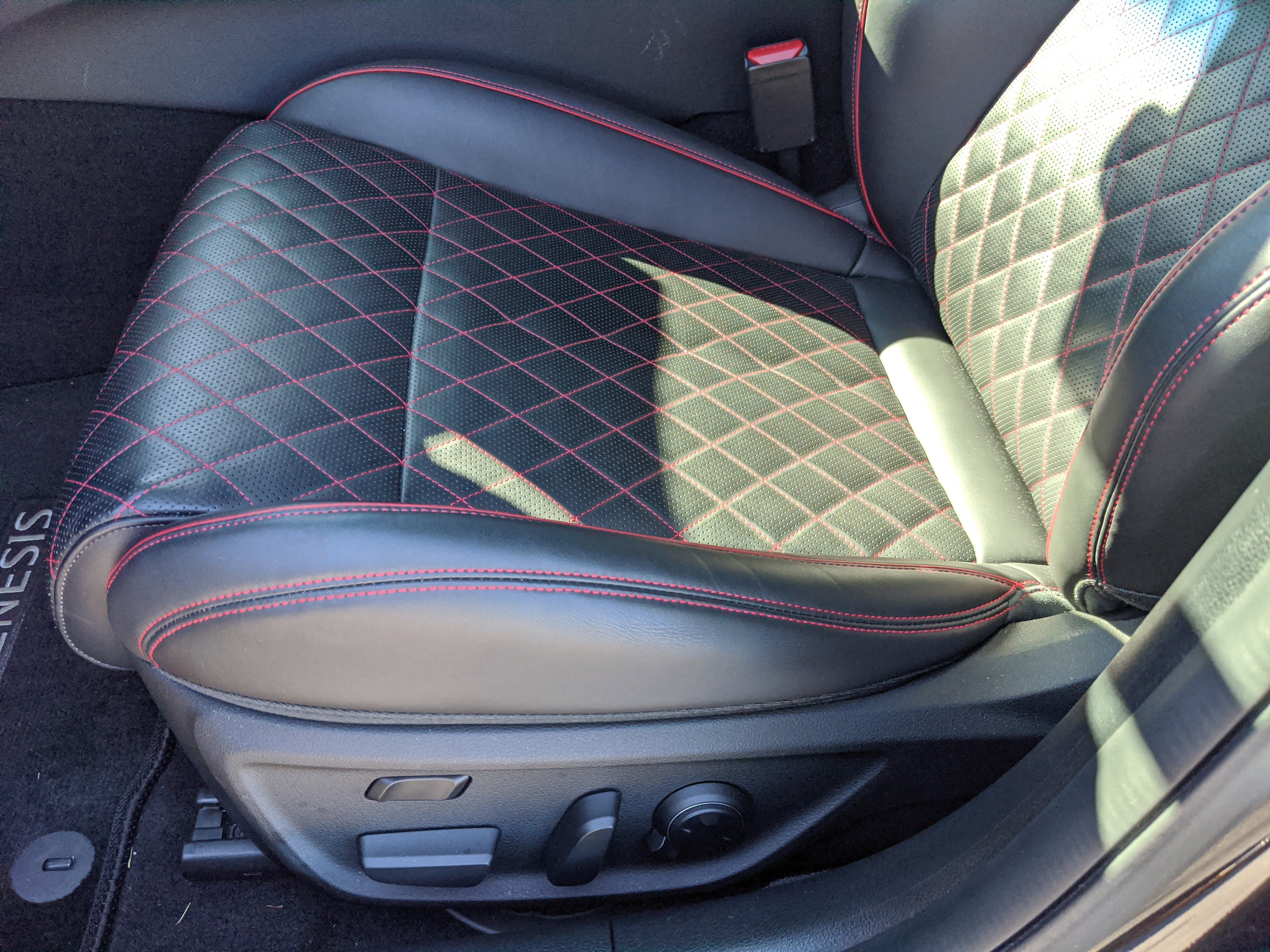 Used 2024 Genesis G70 3.3T Advanced w/ Sport Prestige Package image 18