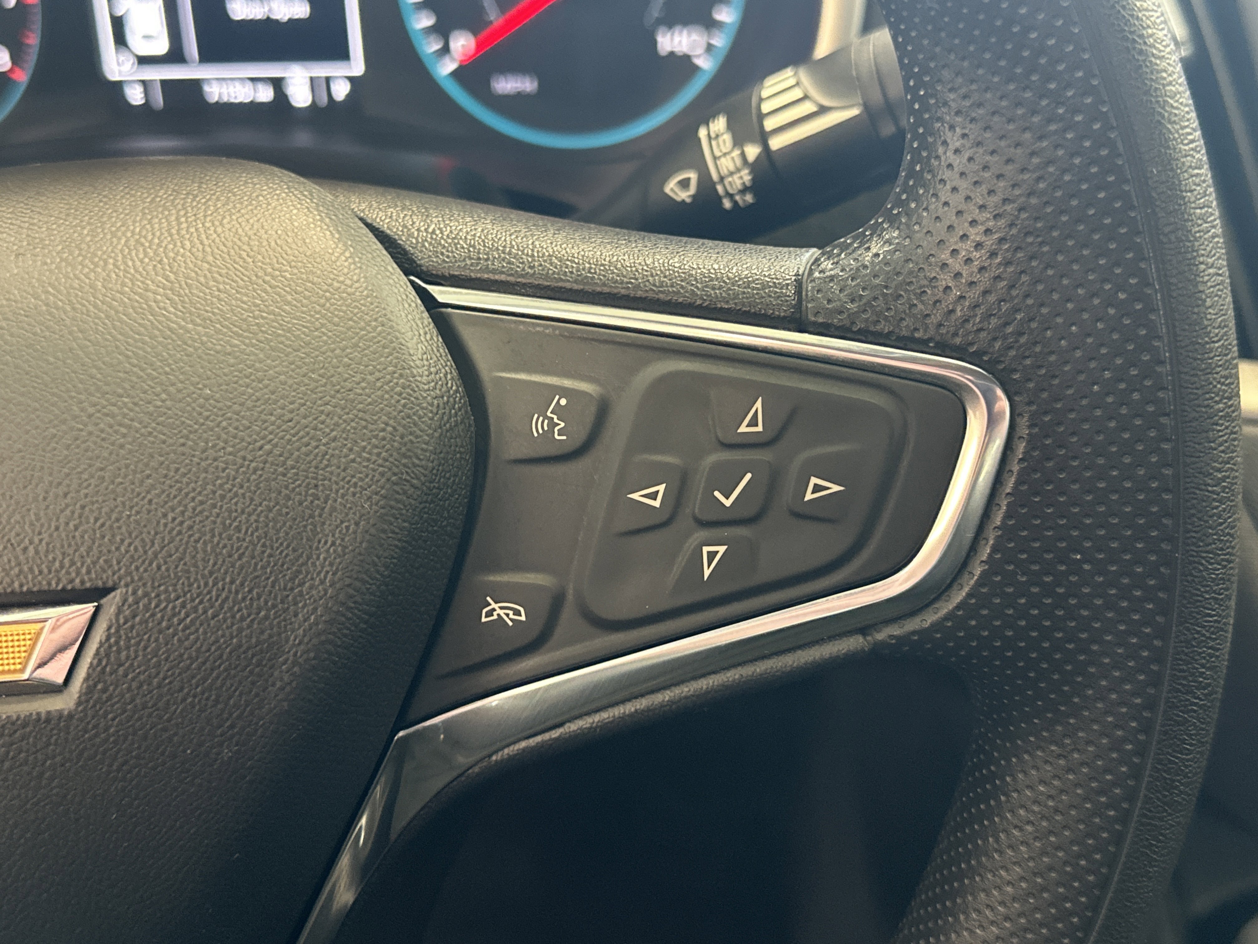 Used 2020 Chevrolet Malibu LS image 28