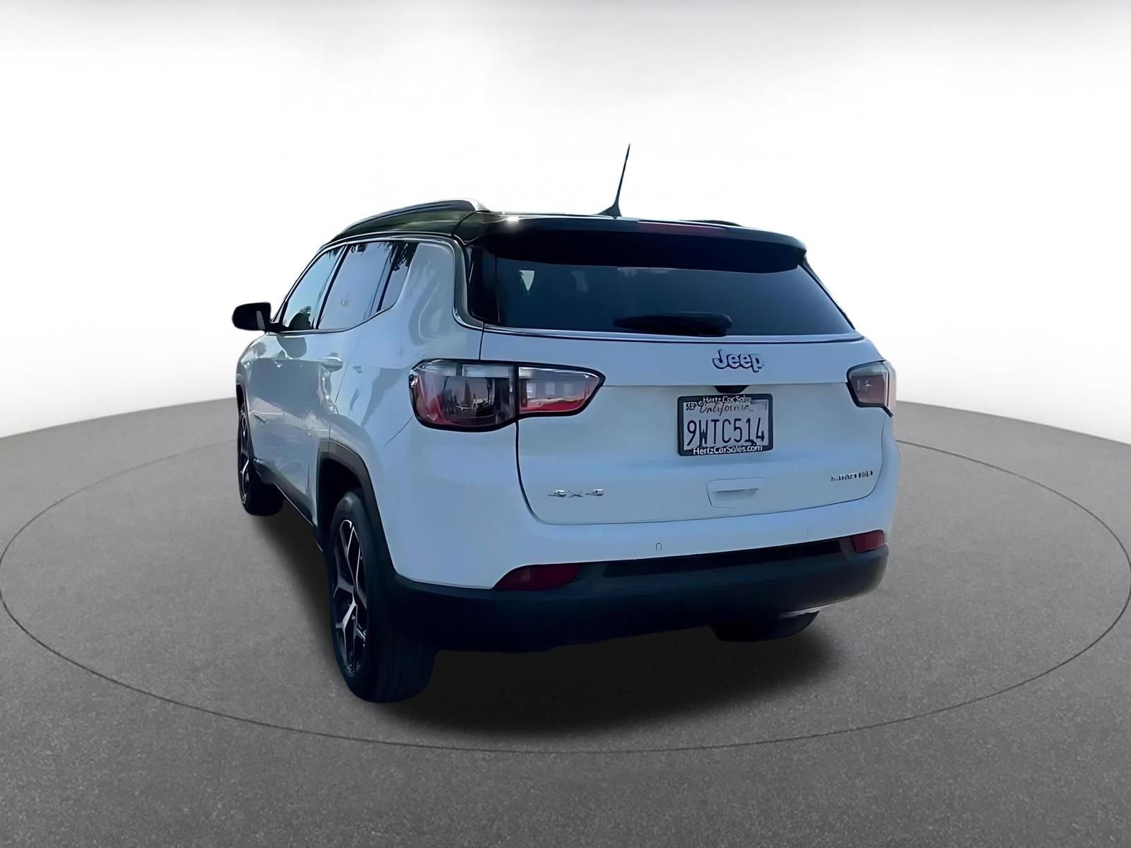 Used 2025 Jeep Compass Limited AWD/4WD image 11
