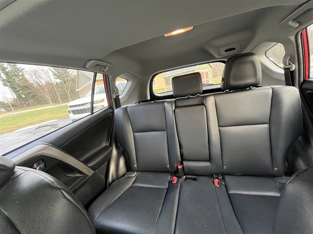 Used 2014 Toyota RAV4 Limited w/ Technology Package AWD/4WD image 28