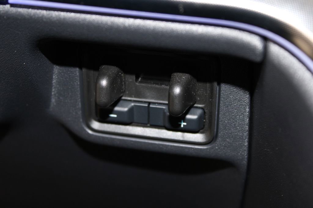 Used 2025 Ford Expedition Platinum w/ Stealth Appearance Package image 31