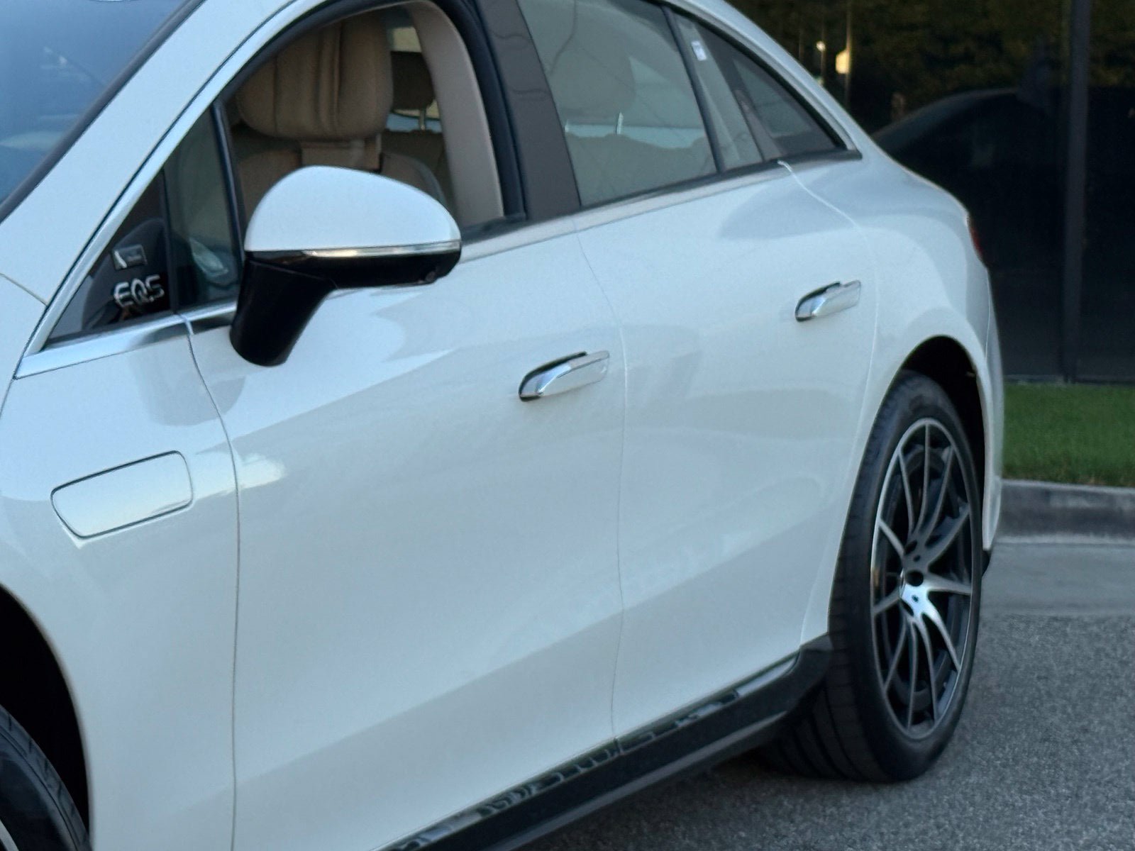 Used 2023 Mercedes-Benz EQS 580 4MATIC Sedan image 4