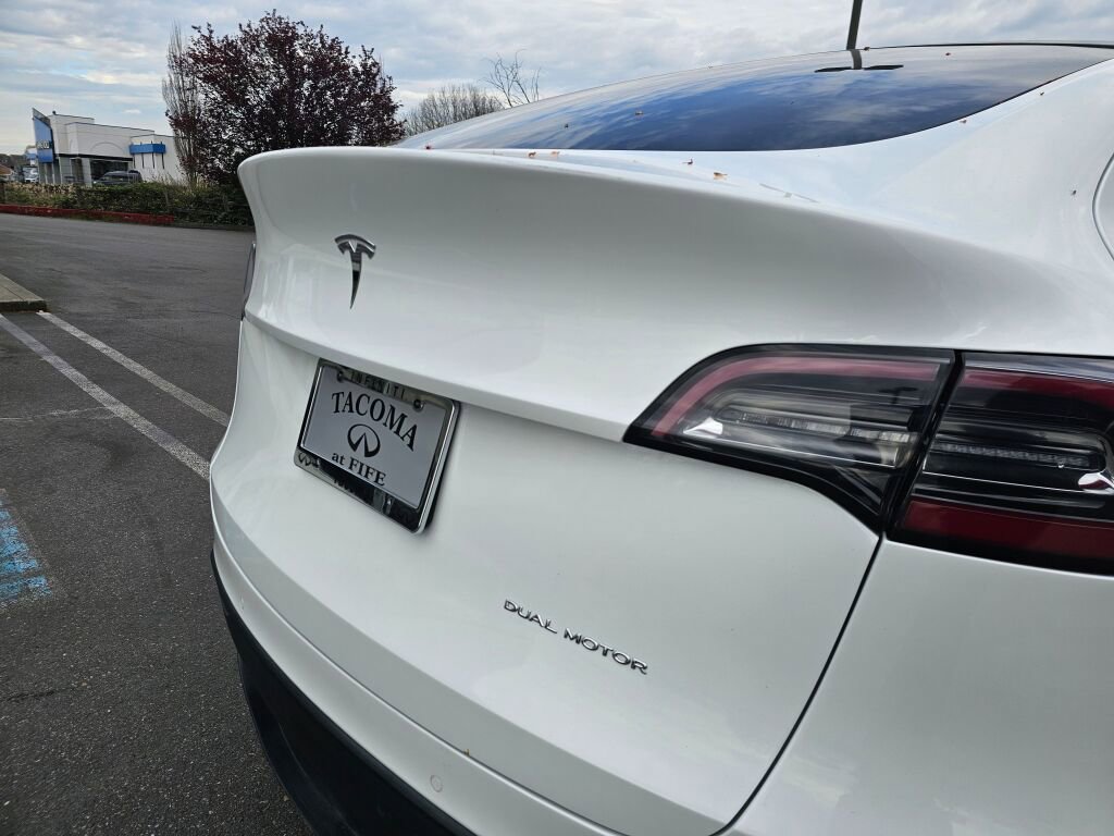Used 2020 Tesla Model Y Long Range image 17
