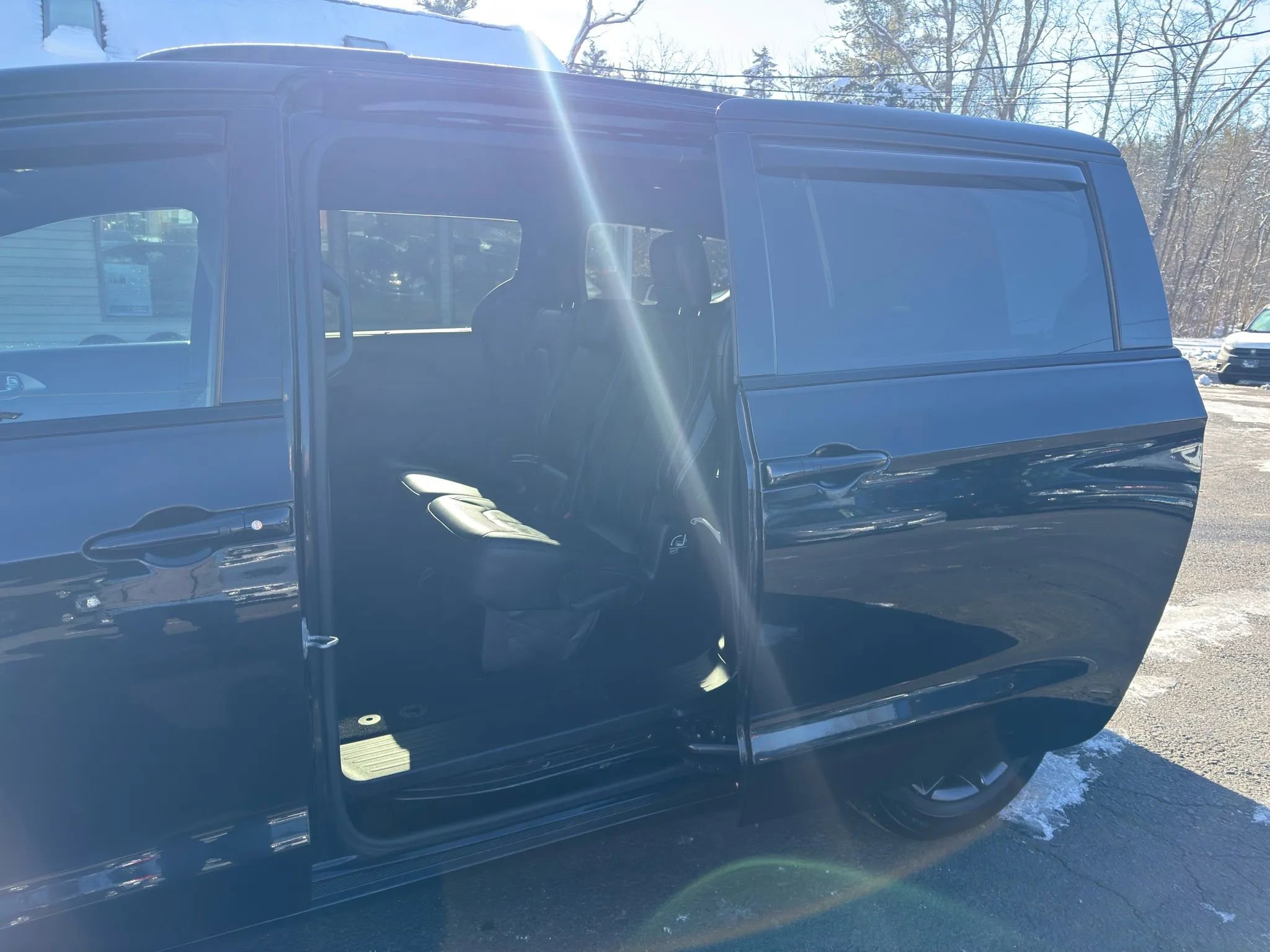 Used 2019 Chrysler Pacifica Touring-L w/ S Appearance Package image 17