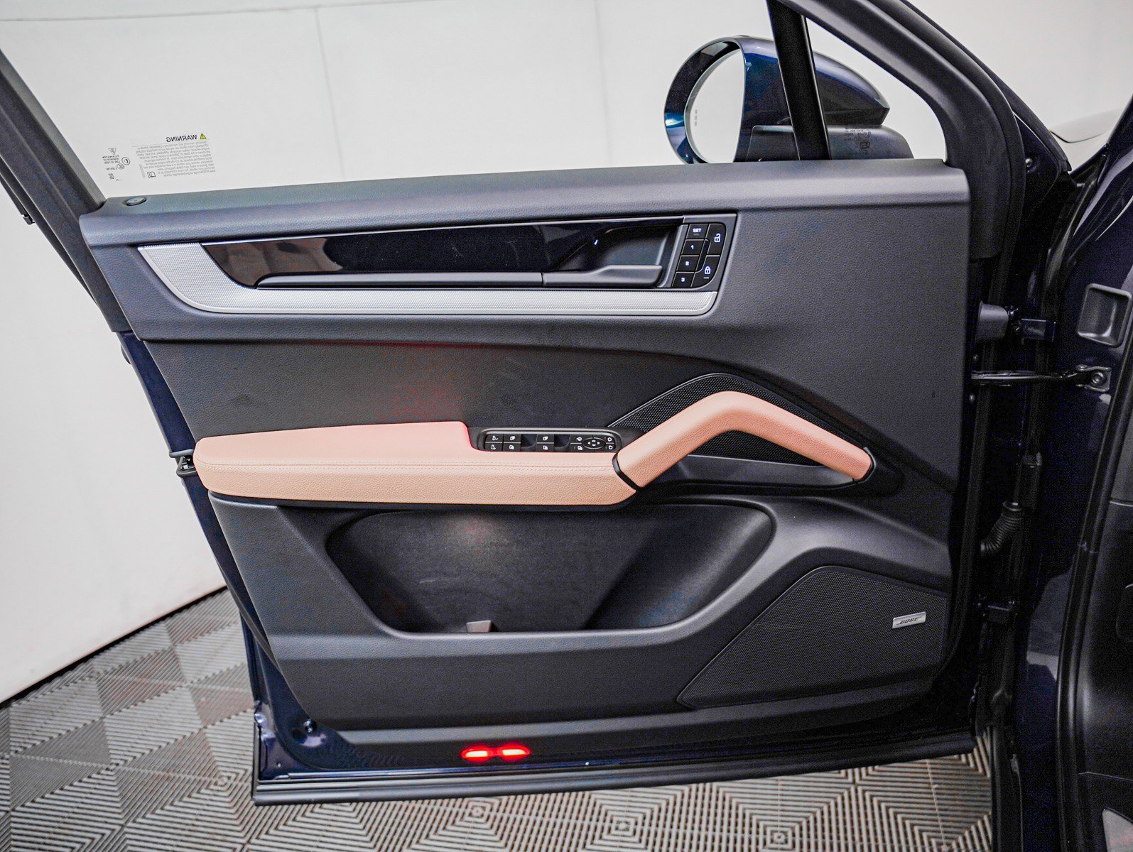 Used 2025 Porsche Cayenne Coupe image 24