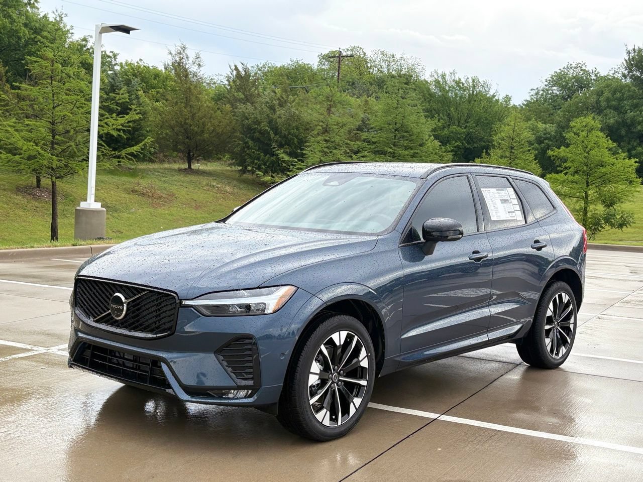 New 2026 Volvo XC60 B5 Plus AWD/4WD image 2
