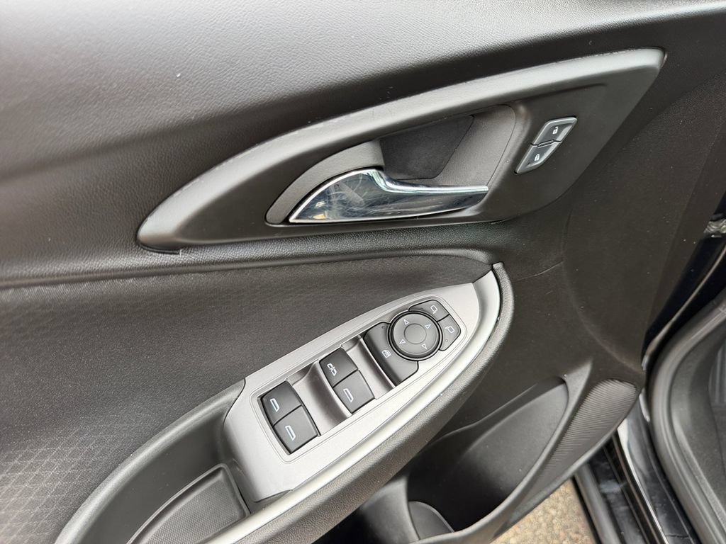 Used 2024 Chevrolet Malibu LT FWD image 15