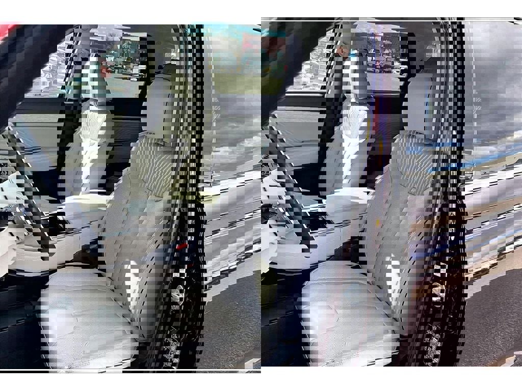 Used 2024 Hyundai Palisade Calligraphy image 28