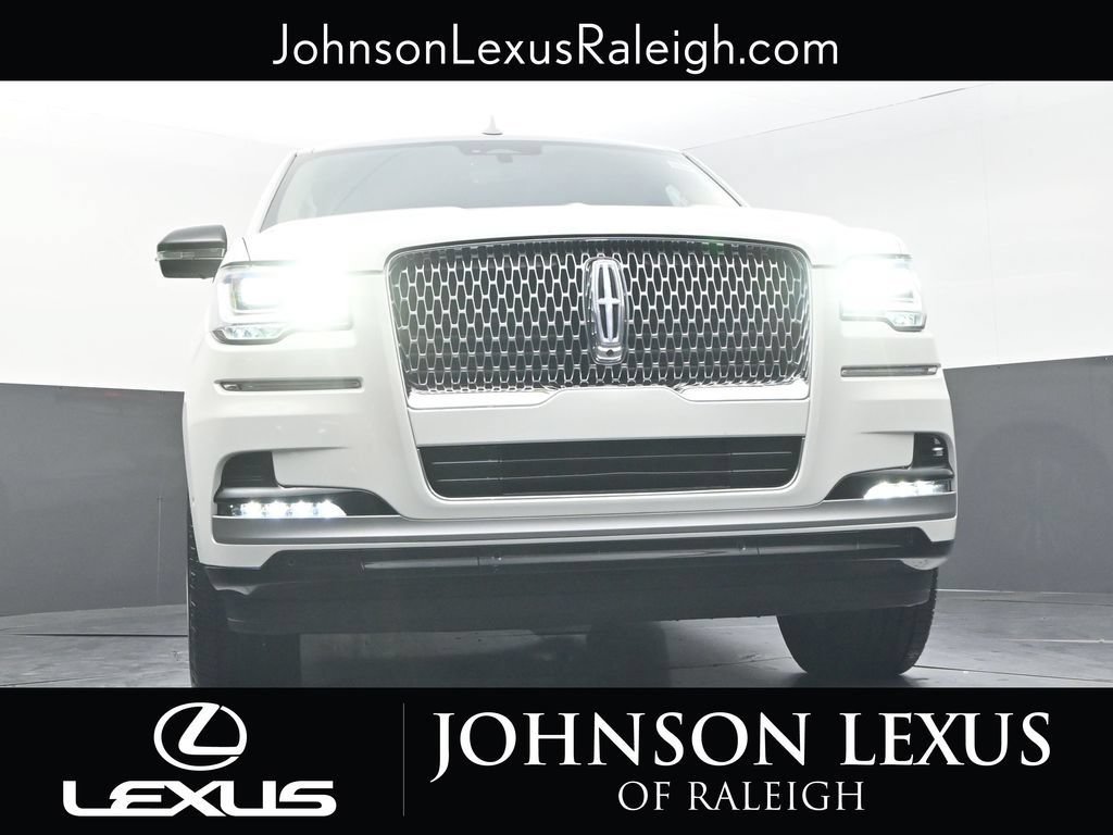 Used 2023 Lincoln Navigator L Reserve AWD/4WD image 18