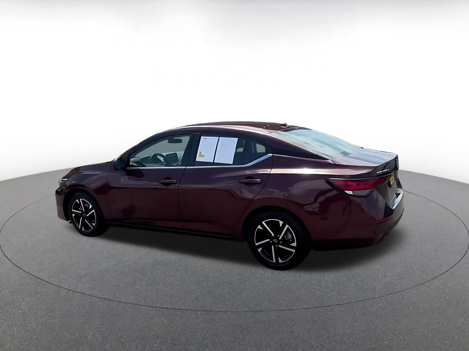 Used 2025 Nissan Sentra SV FWD image 10