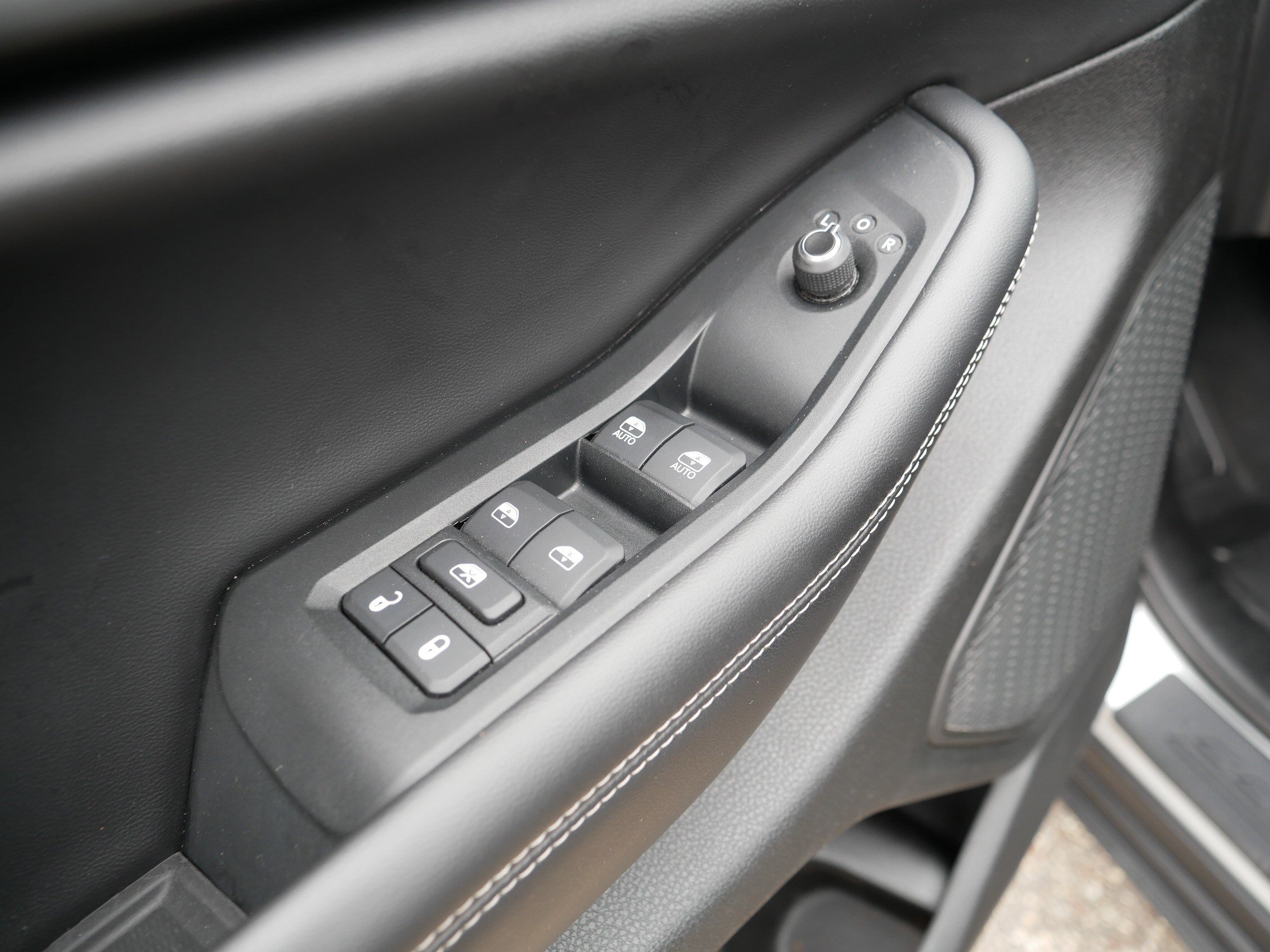 Used 2023 Jeep Grand Cherokee L Laredo AWD/4WD image 19