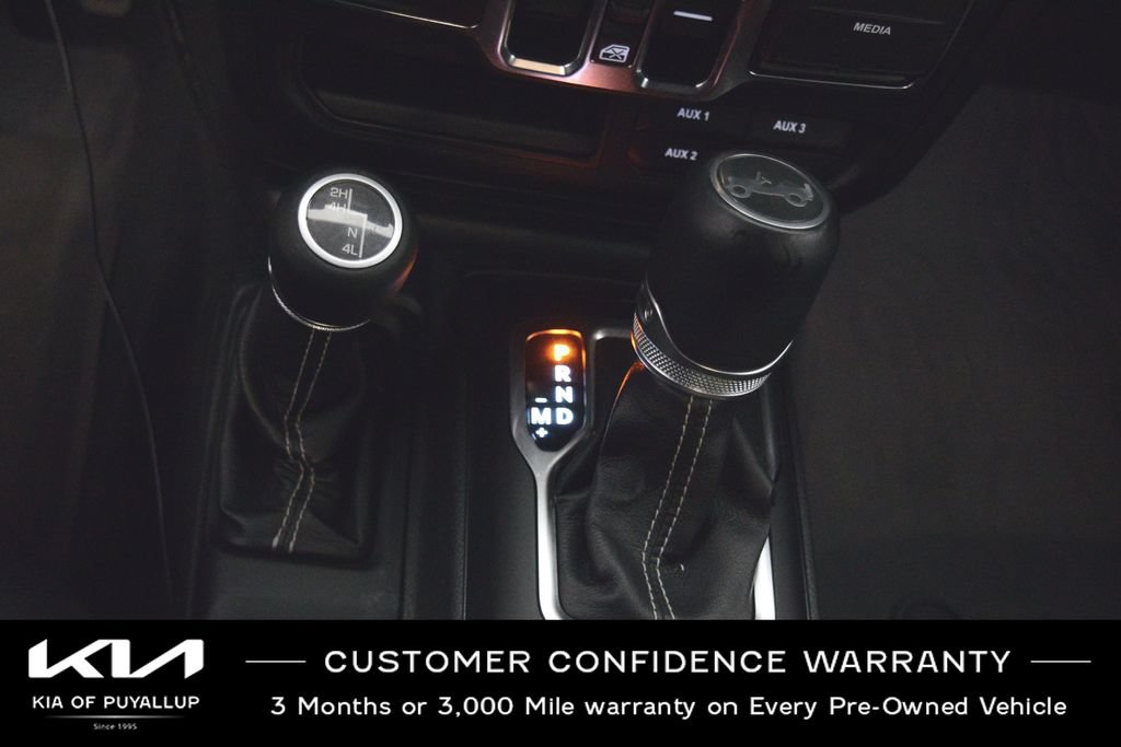 Used 2018 Jeep Wrangler Unlimited Sahara AWD/4WD image 25