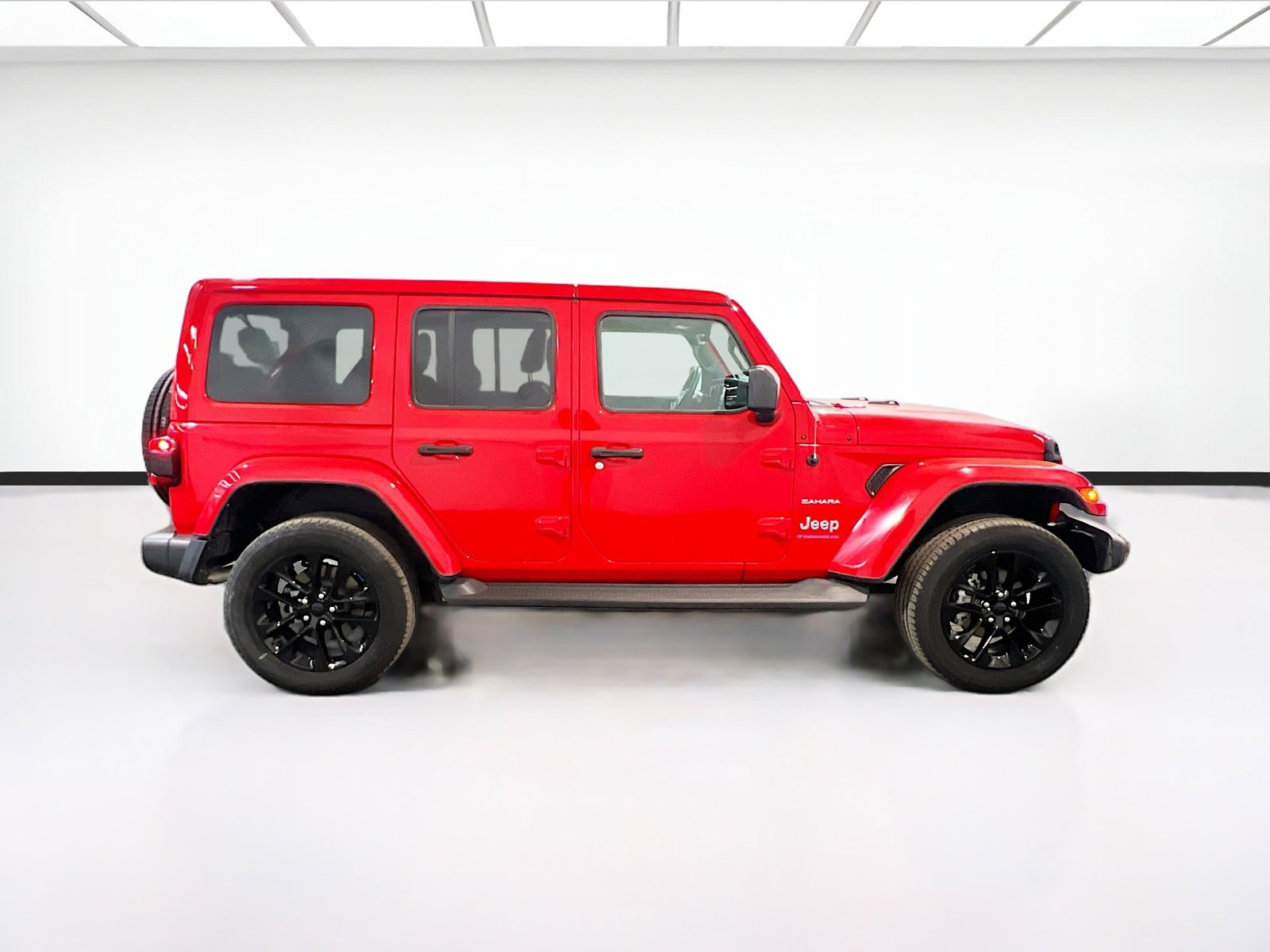 Used 2023 Jeep Wrangler Sahara image 24