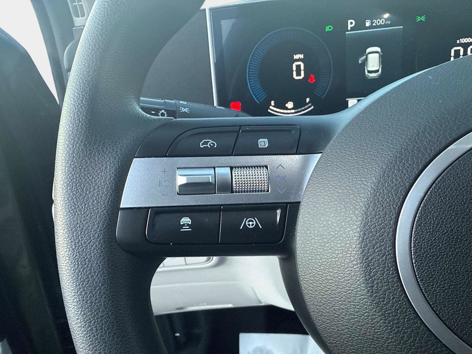 Certified 2025 Hyundai Tucson SE image 29