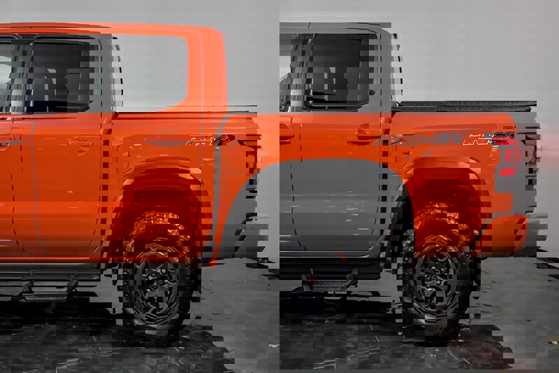 Used 2025 Nissan Frontier PRO-4X image 7