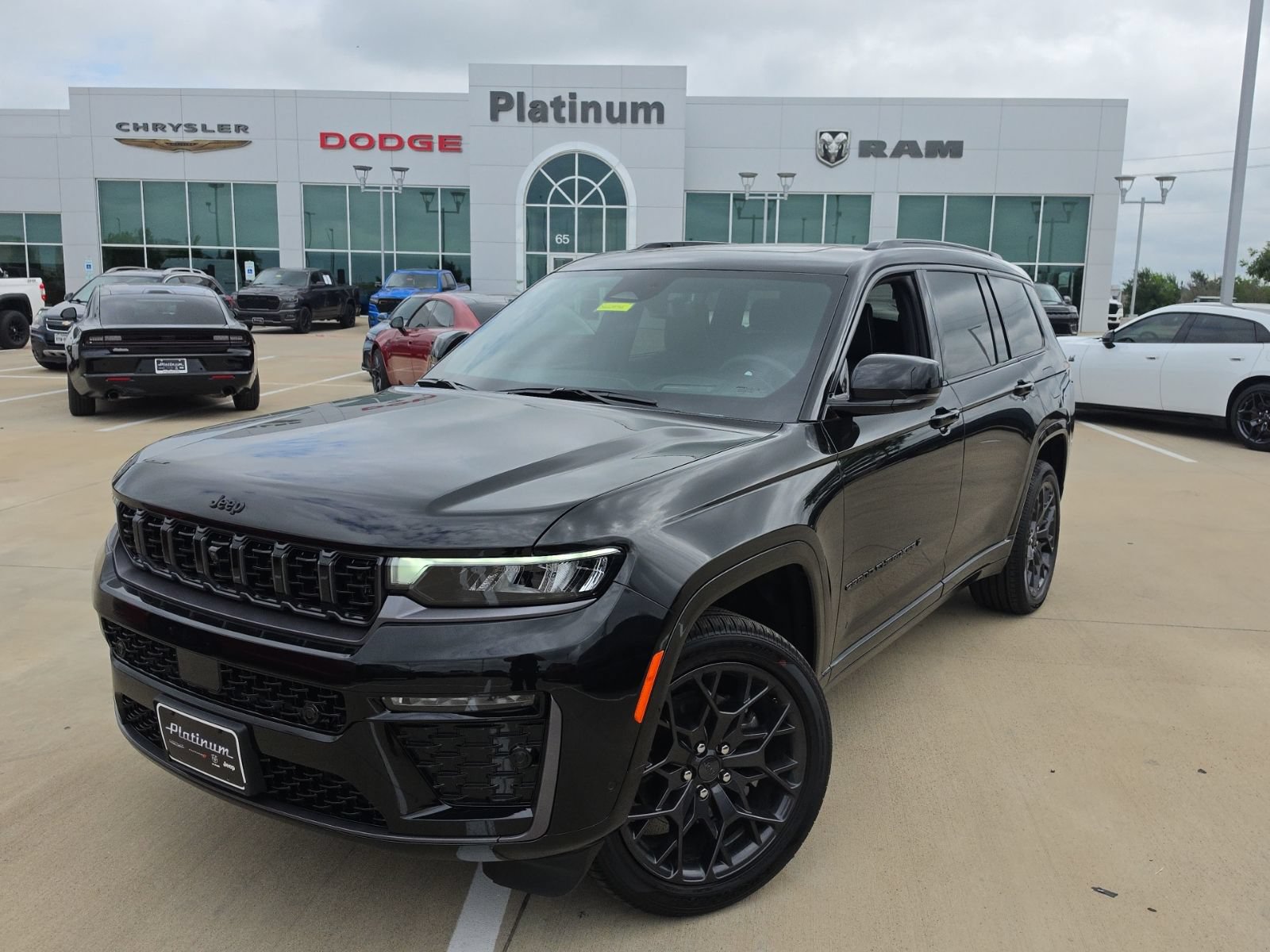 New 2026 Jeep Grand Cherokee L Summit w/ Obsidian Package