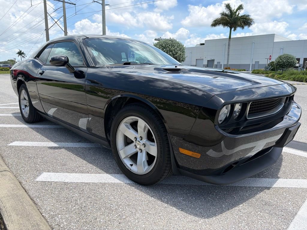 Used 2012 Dodge Challenger SXT RWD image 6