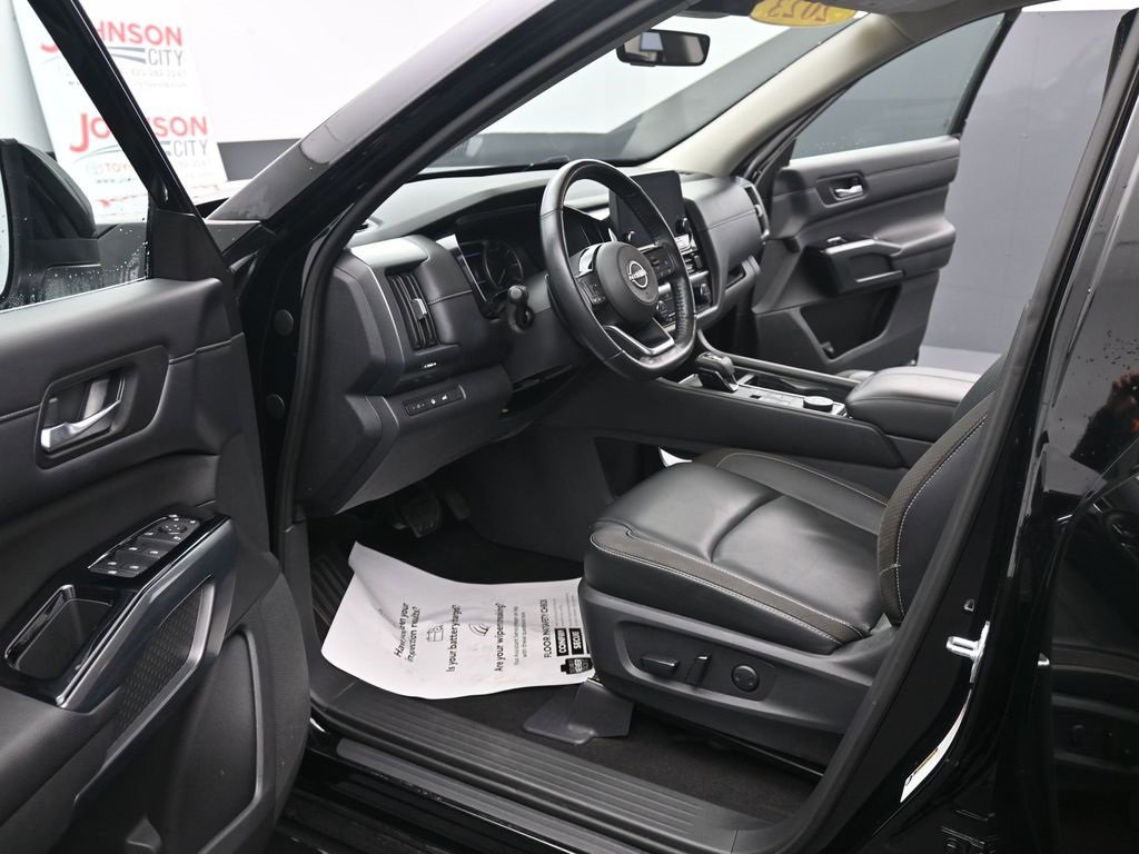 Used 2023 Nissan Pathfinder SL image 19