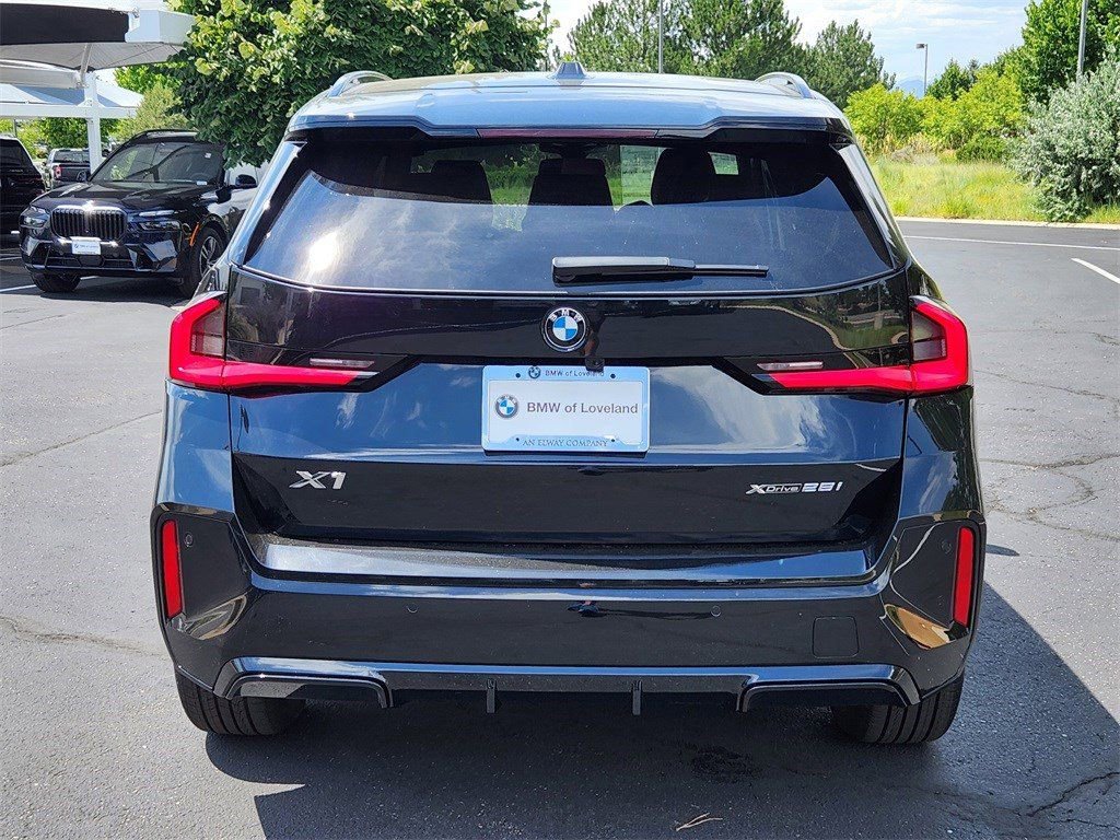 Used 2025 BMW X1 xDrive28i w/ Premium Package AWD/4WD image 4