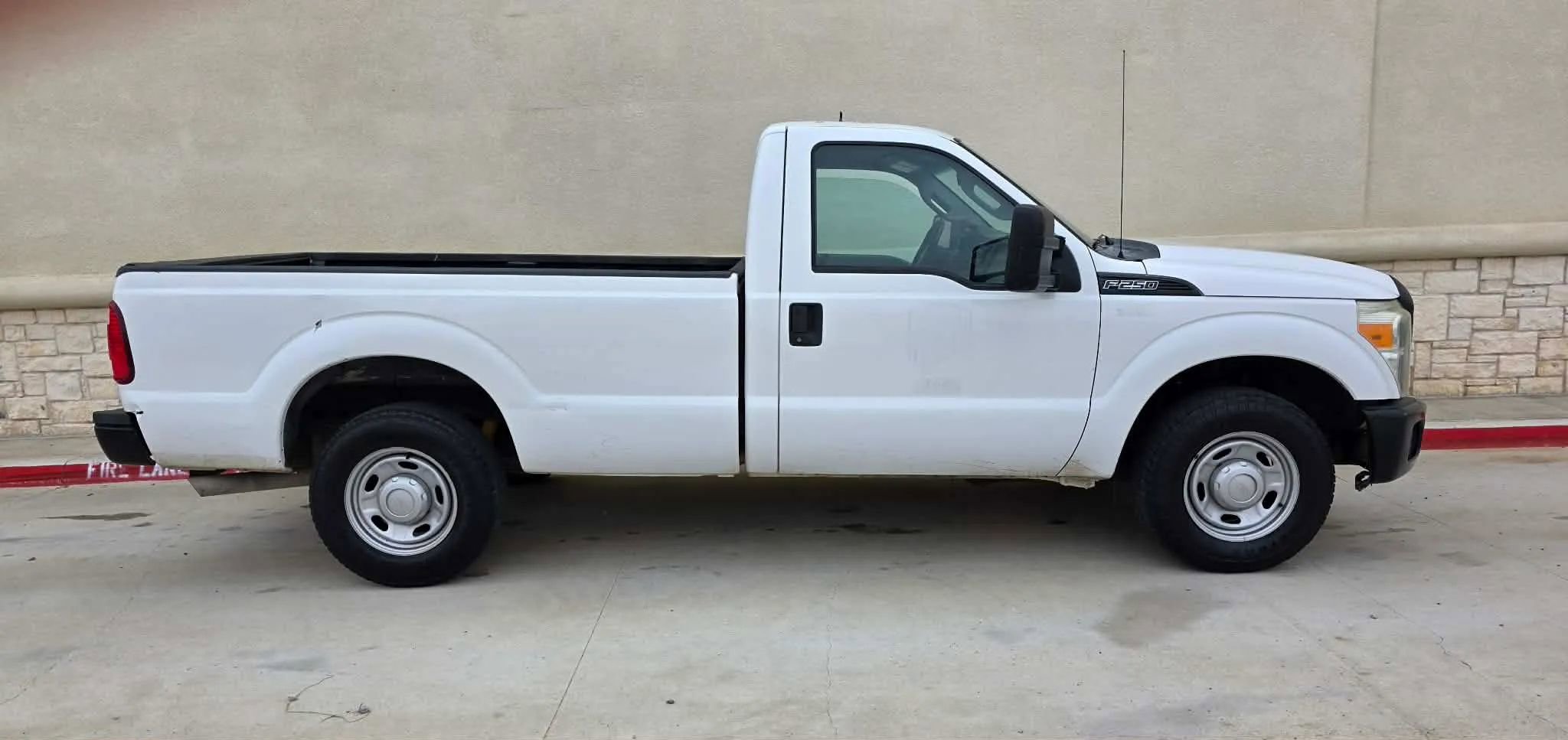 Used 2013 Ford F250 XL RWD image 2