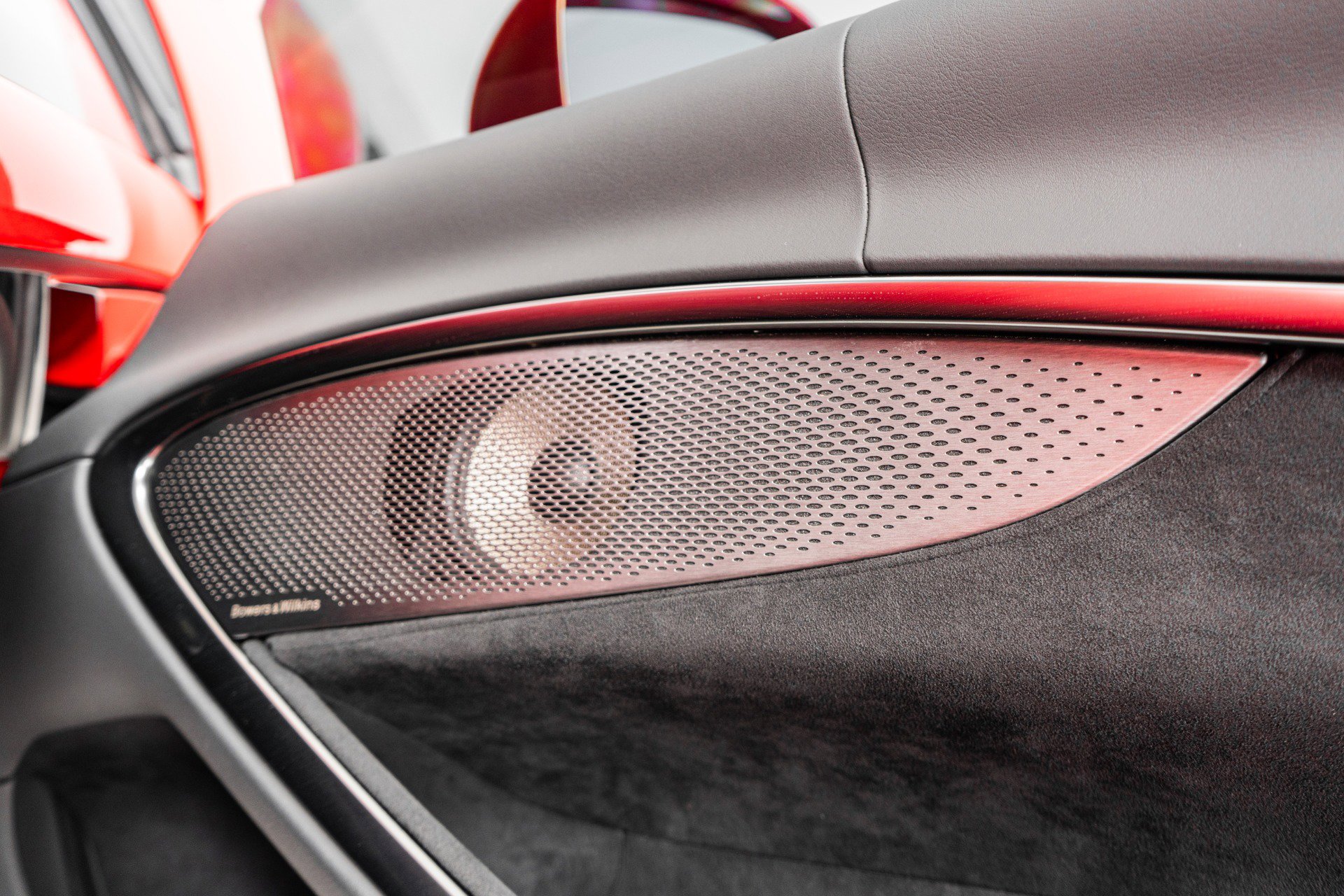 Used 2023 McLaren Artura RWD image 29