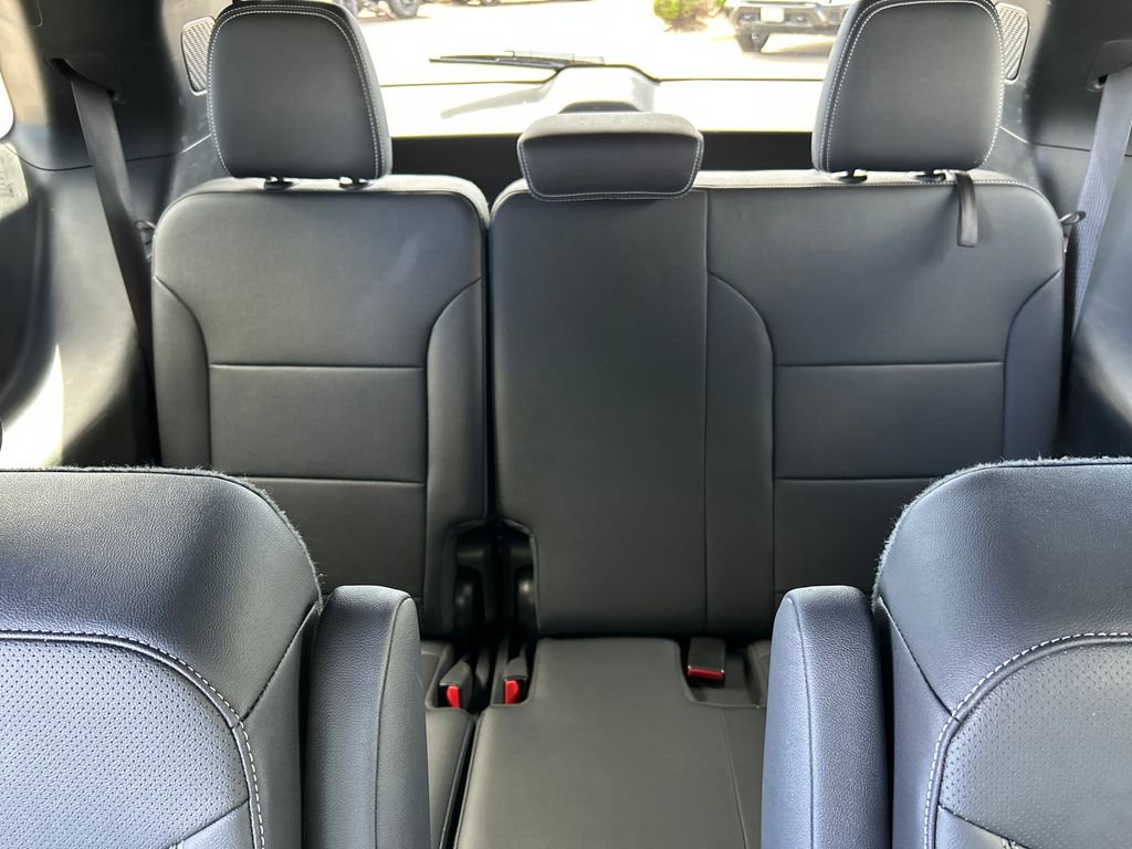 Used 2025 Chevrolet Traverse LT AWD/4WD image 22