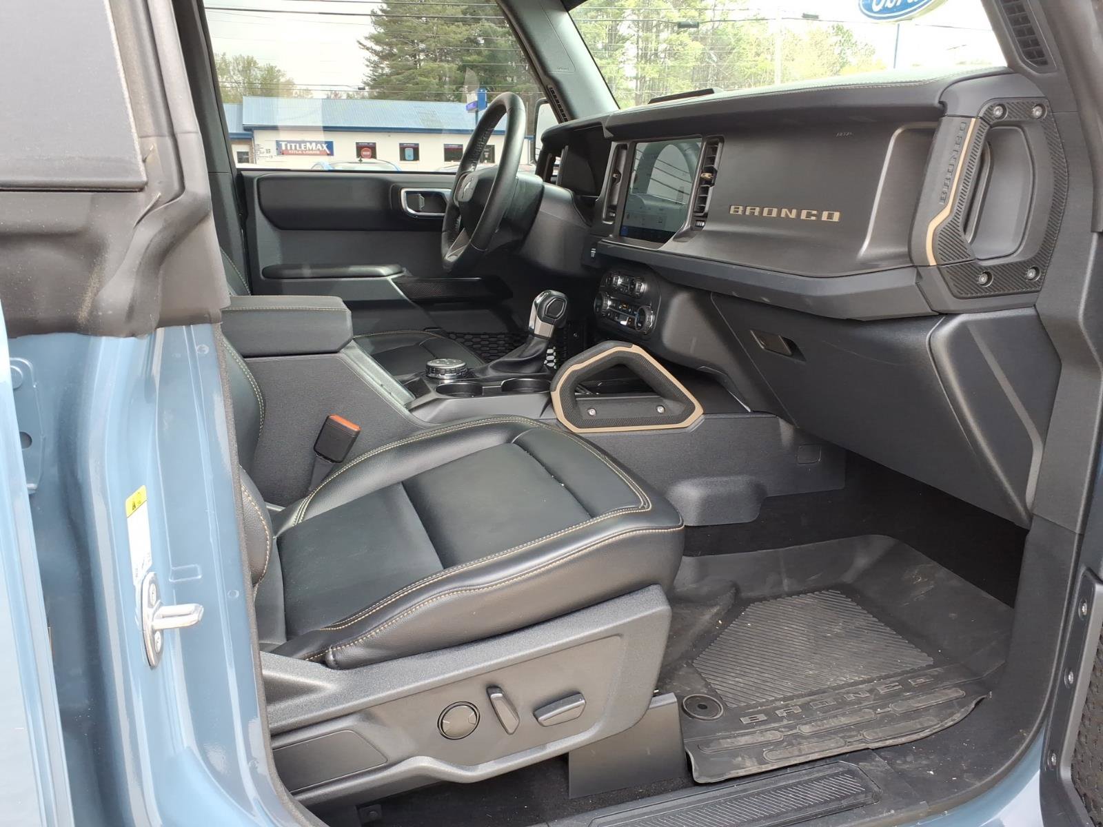 Used 2025 Ford Bronco Badlands image 7